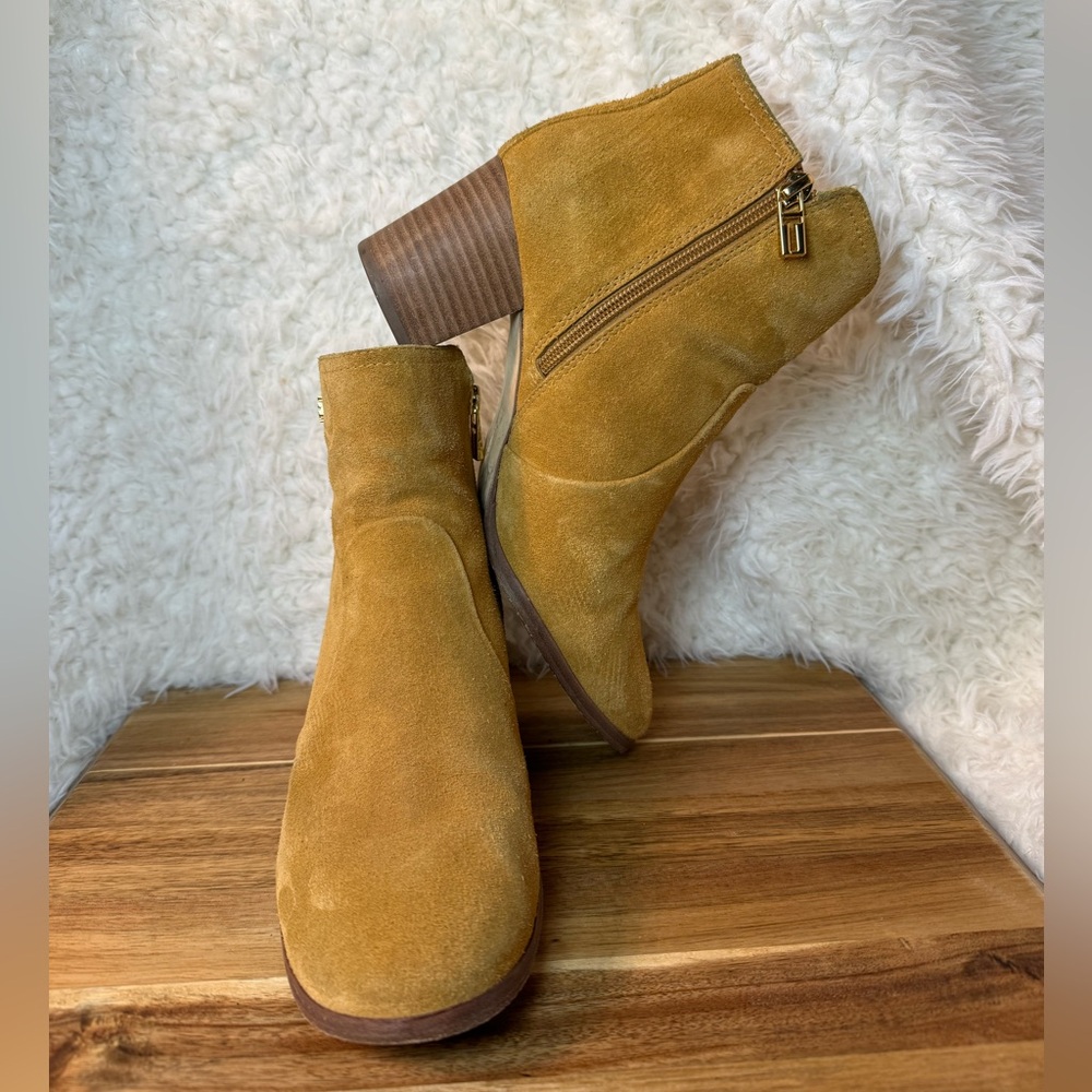 Tory Burch Sabe Ankle Bootie Women’s size 9 color Carmel